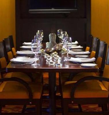 фото отеля Renaissance Woodbridge Hotel Iselin
