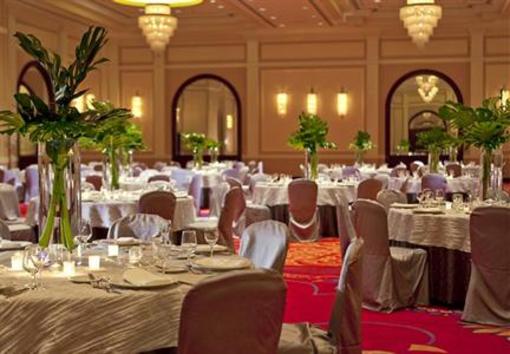 фото отеля Renaissance Woodbridge Hotel Iselin