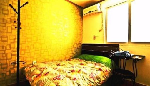 фото отеля Kimchi Hongdae Hostel Seoul