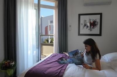 фото отеля Hotel De La Baie Bandol