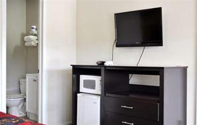фото отеля Andrews Motor Inn