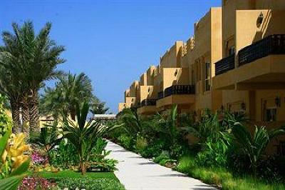 фото отеля Al Hamra Village Golf Resort