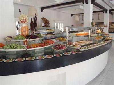фото отеля Al Hamra Village Golf Resort