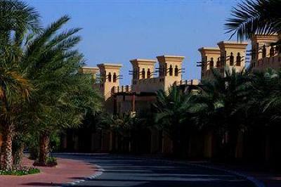 фото отеля Al Hamra Village Golf Resort