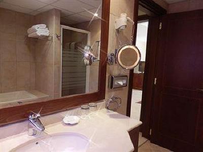 фото отеля Al Hamra Village Golf Resort