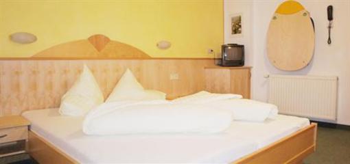 фото отеля Kinderhotel L(M)archenwald