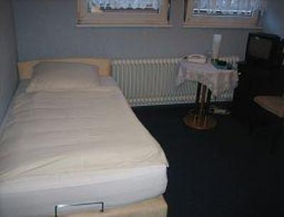фото отеля Hotel Olympia Frechen