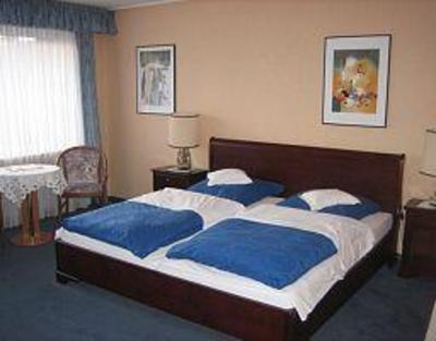 фото отеля Hotel Olympia Frechen