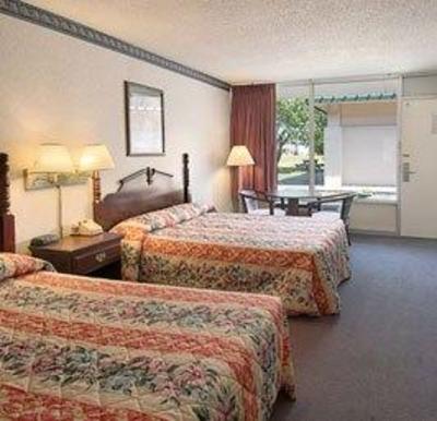 фото отеля Super 8 Motel Dillon (South Carolina)