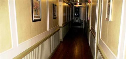 фото отеля Yankee Pedlar Inn