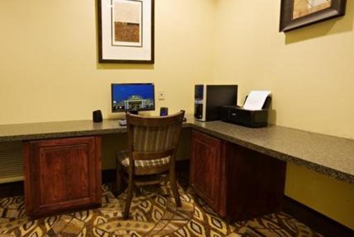 фото отеля Holiday Inn Express Hotel & Suites Snyder