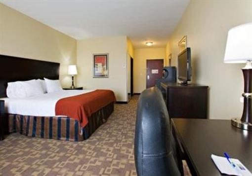 фото отеля Holiday Inn Express Hotel & Suites Snyder