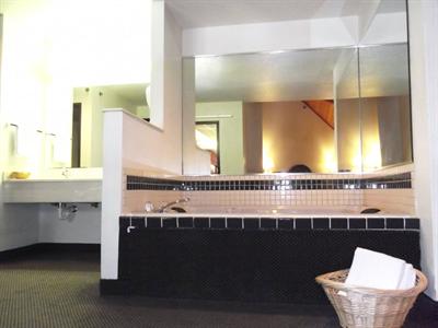 фото отеля Country Hearth Inn & Suites Fulton
