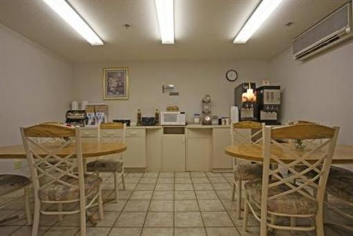 фото отеля Americas Best Value Inn & Suites North Lima Boardman