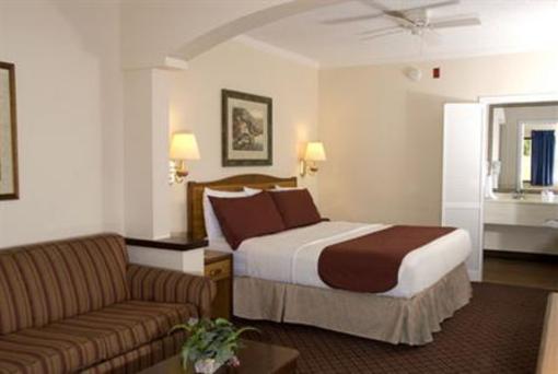 фото отеля Arbor Suites Medical Mile