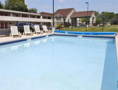 фото отеля Ramada Cleveland Airport West