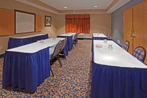 фото отеля Holiday Inn Express St. Cloud