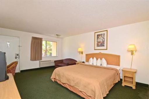 фото отеля Americas Best Value Inn Merced