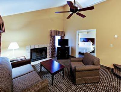 фото отеля Hawthorn Suites by Wyndham Detroit Southfield