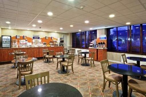 фото отеля Holiday Inn Express Detroit Birmingham (Michigan)