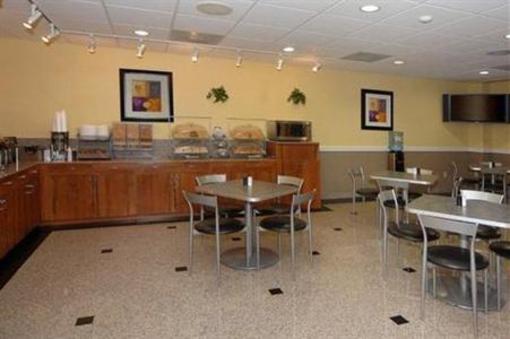 фото отеля Comfort Suites Willowbrook Houston