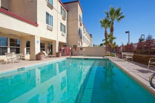 фото отеля Holiday Inn Express Tracy