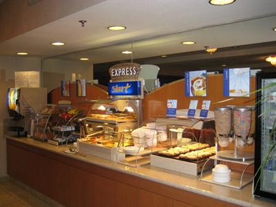 фото отеля Holiday Inn Express Tracy