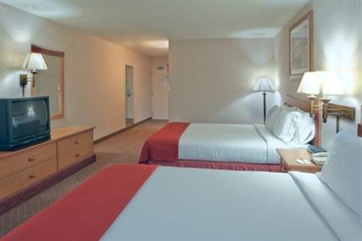 фото отеля Holiday Inn Express Tracy