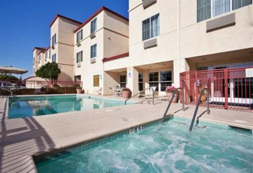 фото отеля Holiday Inn Express Tracy