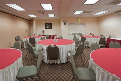фото отеля Holiday Inn Express Tracy