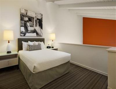 фото отеля Inn at Venice Beach