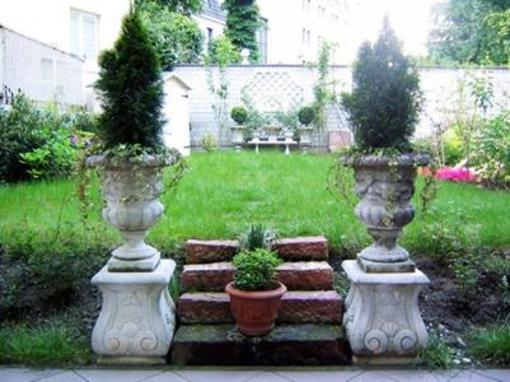 фото отеля Dirazi Guesthouse Frankfurt am Main