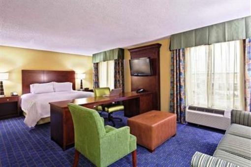 фото отеля Hampton Inn & Suites Orlando Airport Gateway Village Center