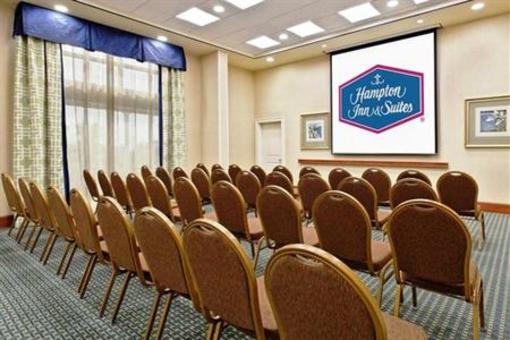 фото отеля Hampton Inn & Suites Orlando Airport Gateway Village Center