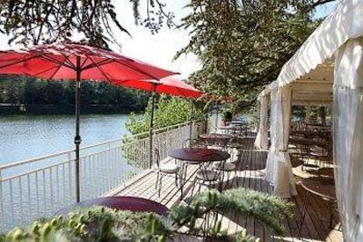фото отеля Auberge Du Lac Hotel Saint-Marcel-les-Annonay