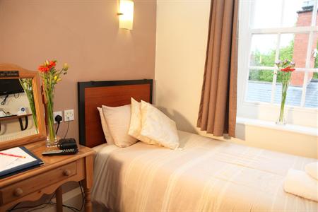 фото отеля Best Western Deincourt Hotel