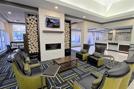 фото отеля Hilton Garden Inn Westbury