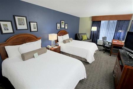 фото отеля Hilton Garden Inn Westbury