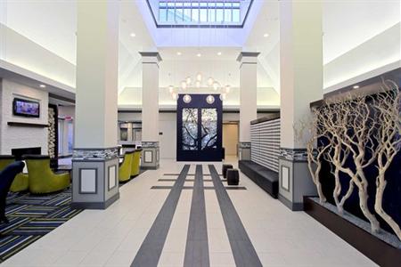 фото отеля Hilton Garden Inn Westbury