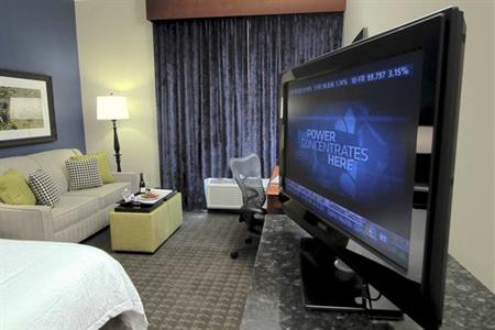 фото отеля Hilton Garden Inn Westbury