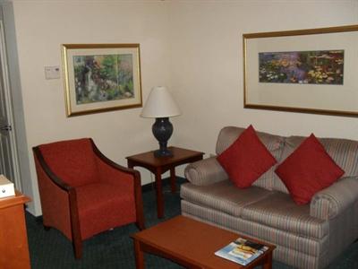 фото отеля Hilton Garden Inn Westbury