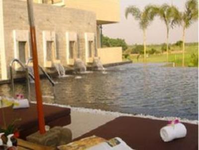фото отеля Uniland Golf & Country Club Resort Nakhon Pathom