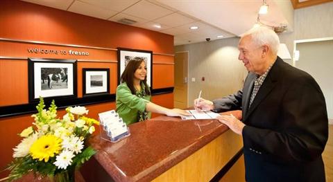 фото отеля Hampton Inn & Suites, Fresno