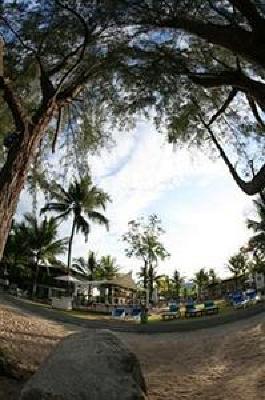фото отеля The Briza Beach Resort Khao Lak Phang Nga