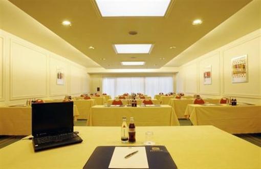 фото отеля BEST WESTERN Premier Parkhotel Kronsberg