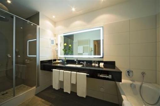 фото отеля BEST WESTERN Premier Parkhotel Kronsberg