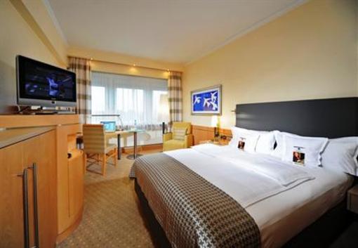 фото отеля BEST WESTERN Premier Parkhotel Kronsberg