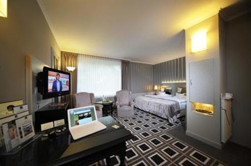 фото отеля BEST WESTERN Premier Parkhotel Kronsberg