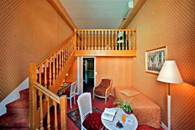 фото отеля BEST WESTERN Le Renoir
