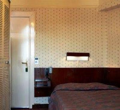 фото отеля Hotel Saint Pierre Paris